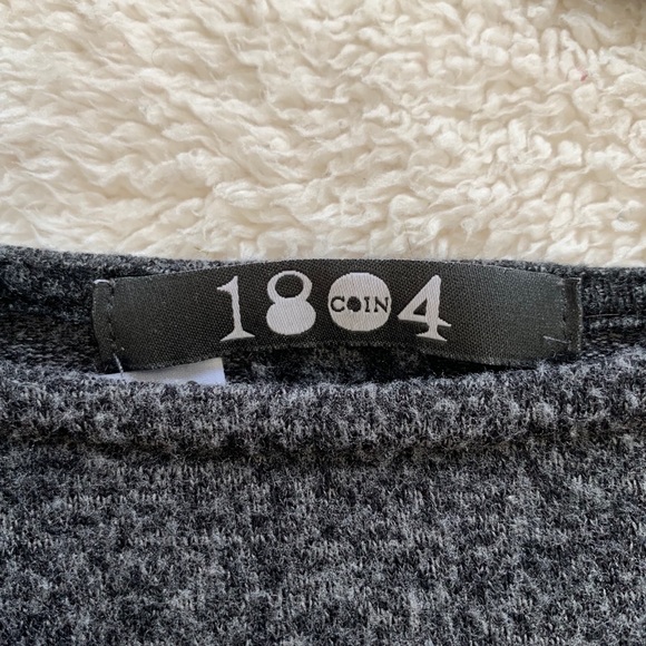 Gray Top - Picture 5 of 6